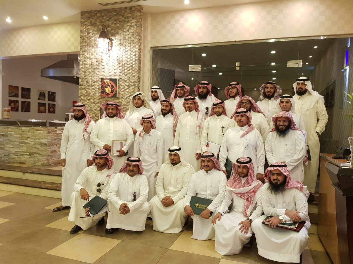 tanmeah_sk's tweet photo. شاركت اللجنة في دورة التعامل مع الشباب وادارة برامجهم المقامة في #حائل استعدادا ً لافتتاح نادي الحي الشبابي في #سكاكا والذي يهدف لتمكين الشباب وتعزيز قدراتهم https://t.co/viFOO3i5rK