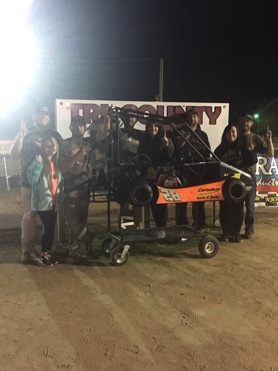 CMS1741's tweet photo. Big thanks to @UltramaxRacing1 @MattRogers14, Carnahan Motorsports Horsepower and Evanz Cutz on the 2 buggy wins tonight. https://t.co/loeXaV5cP4