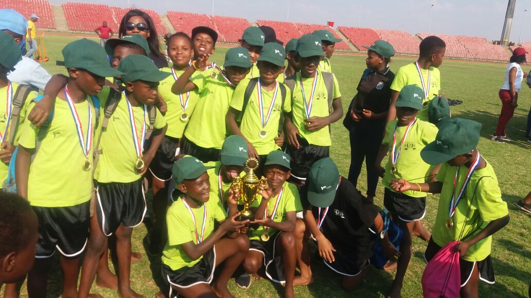 MaMtoloBee's tweet image. #ConquerGames2017 Izibuko Primary School ijabulile..Happy People...2017 Conquer Gamez Champions...👏👏👏