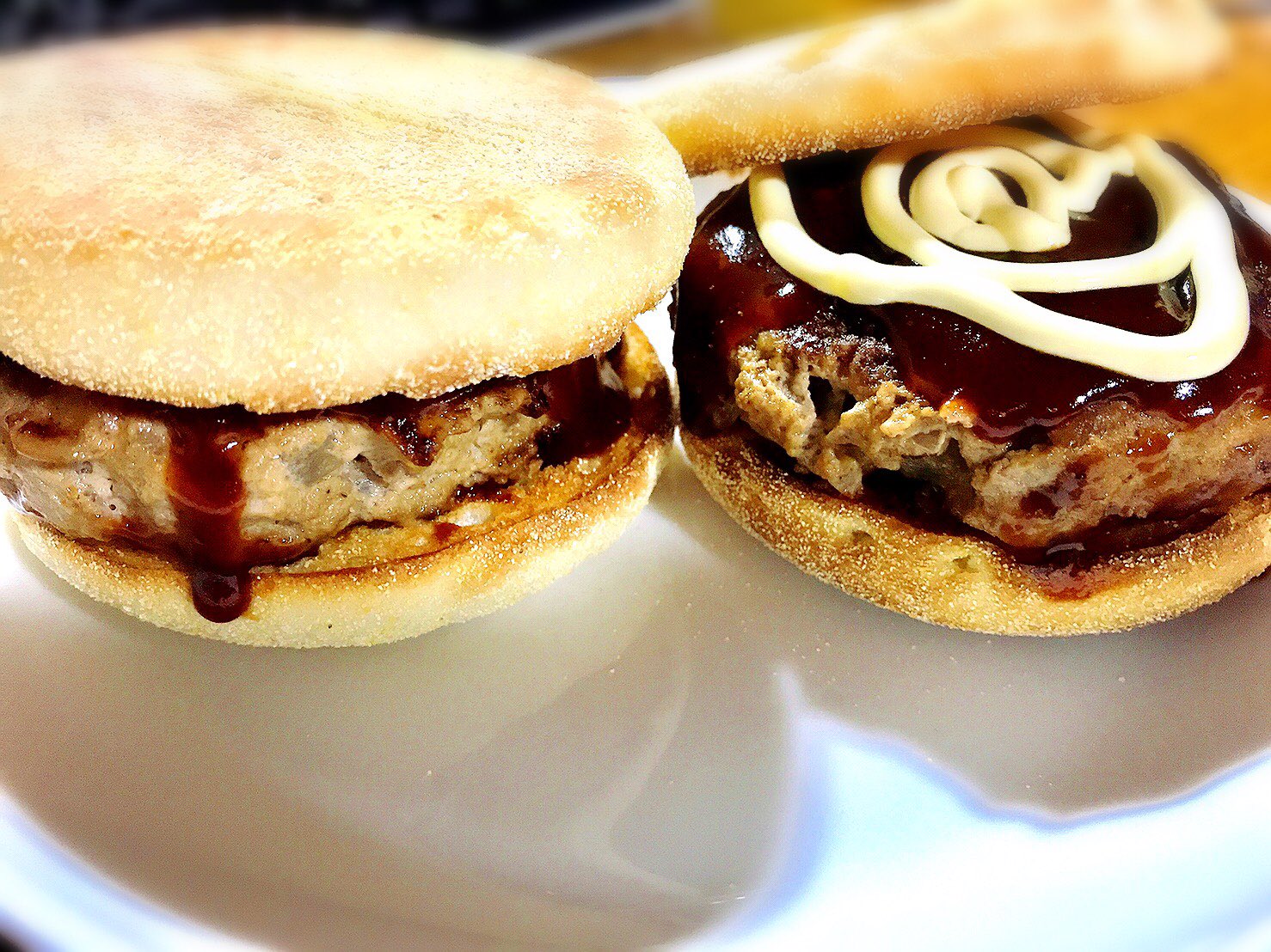 じゅり子 里亞 イングリッシュマフィンのcmみて無性に食べたくなったから作ったけどキャベツもレタスも買ってくるの忘れた でも美味しかったからいいや うちごはん 超熟 イングリッシュマフィン ハンバーグサンド T Co Yxid1iudxf Twitter