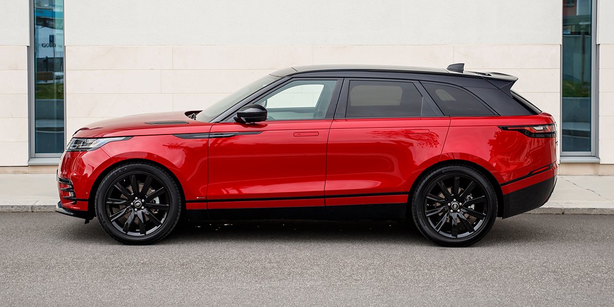 RangeRover's tweet image. The #RangeRover #Velar emanates confidence and poise through its reductionist design. Configure: bit.ly/2yCTnur