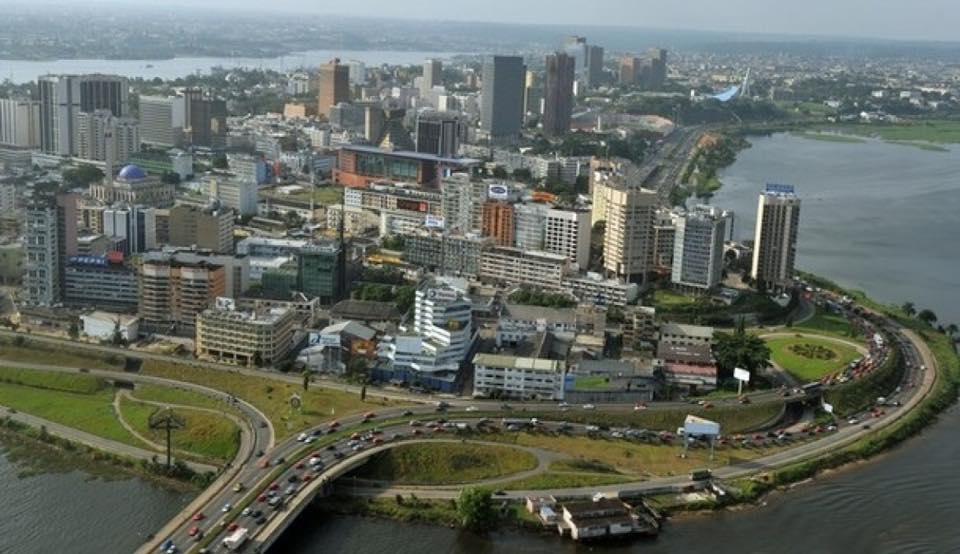 WAEIFBF's tweet photo. Le ministère burkinabè du Commerce, de l’industrie et de l’artisanat, organisera du 02 au 08 novembre 2017 à Abidjan, en Côte d’ Ivoire, le forum « DIASPO INVEST » et des « Journées de promotion économique et commerciale » (JPEC) du Burkina Faso
#waeif https://t.co/U6WNMrIwEx