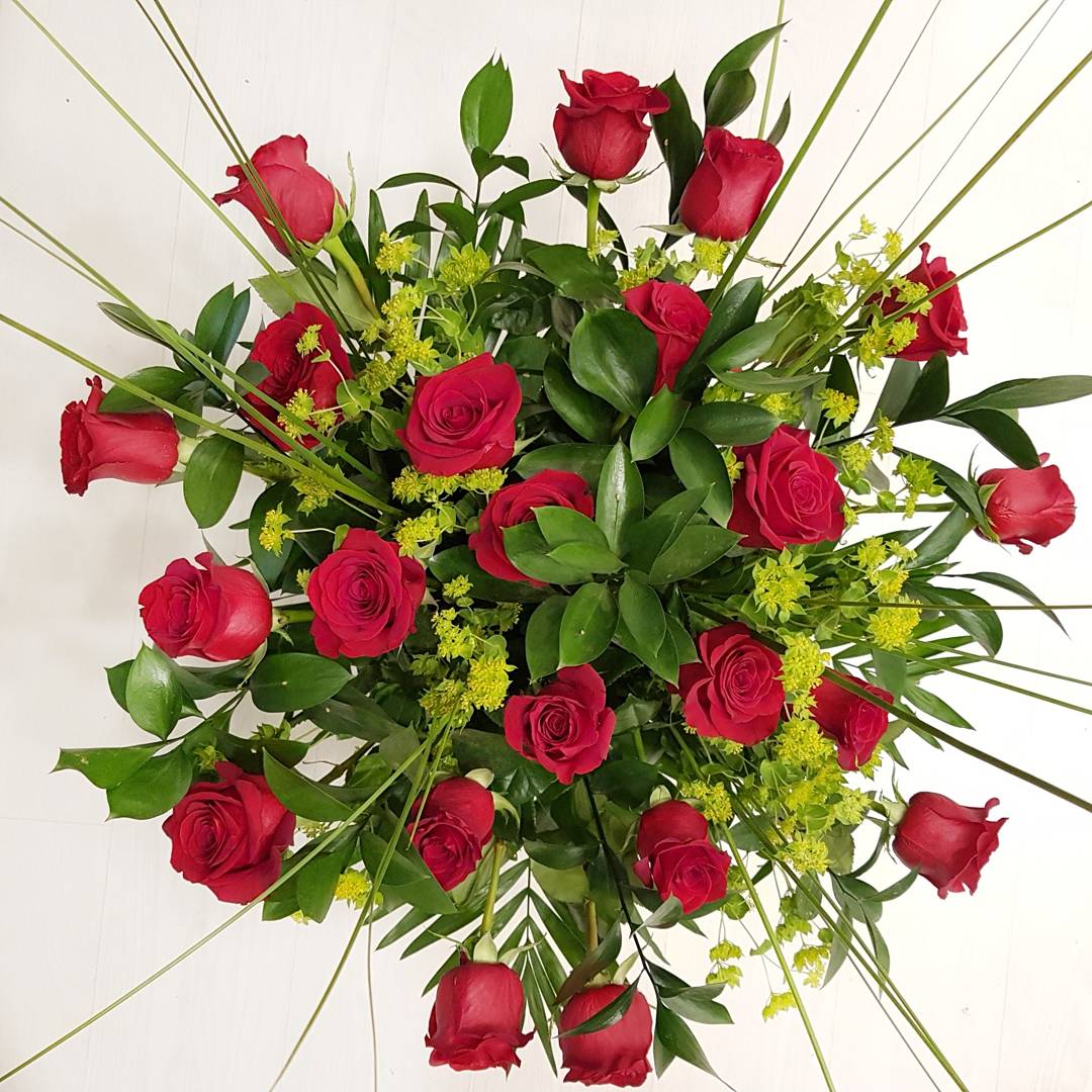 CoquelicotFlor's tweet photo. Clásico ramo formal,
Clásicas rosas rojas,
El amor es todo un clásico...
#Love #CoqueliLove #CoquelicotFlores https://t.co/gTVm6ccG9k