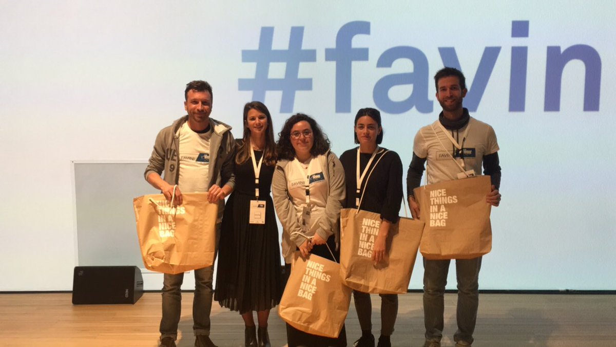 AzzurroDigital's tweet photo. Il #TeamGrigio vince la #selfiechallenge! https://t.co/TTylP3mjos