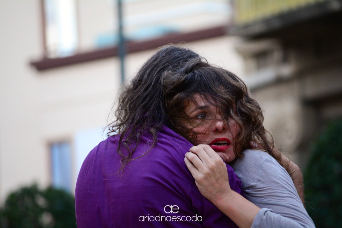 AriadnaEscoda's tweet photo. #Reus balla al carrer i teatres gràcies al Festival de Moviment i Teatre Gestual de Reus, el #COSReus
📸: https://t.co/A4AaeWwRcO https://t.co/dcWd33AlIH