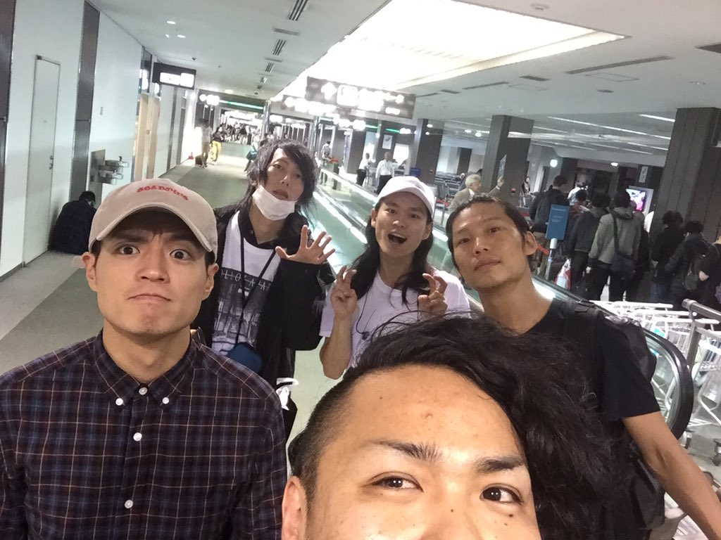 We're going to UK 🇯🇵✈︎🇬🇧 
Our headline UK &amp; EUROPE tour starts really soon!! Be there!!

これからイギリスへ〜。
日本のヤバさをヨーロッパで広めてきます🤘