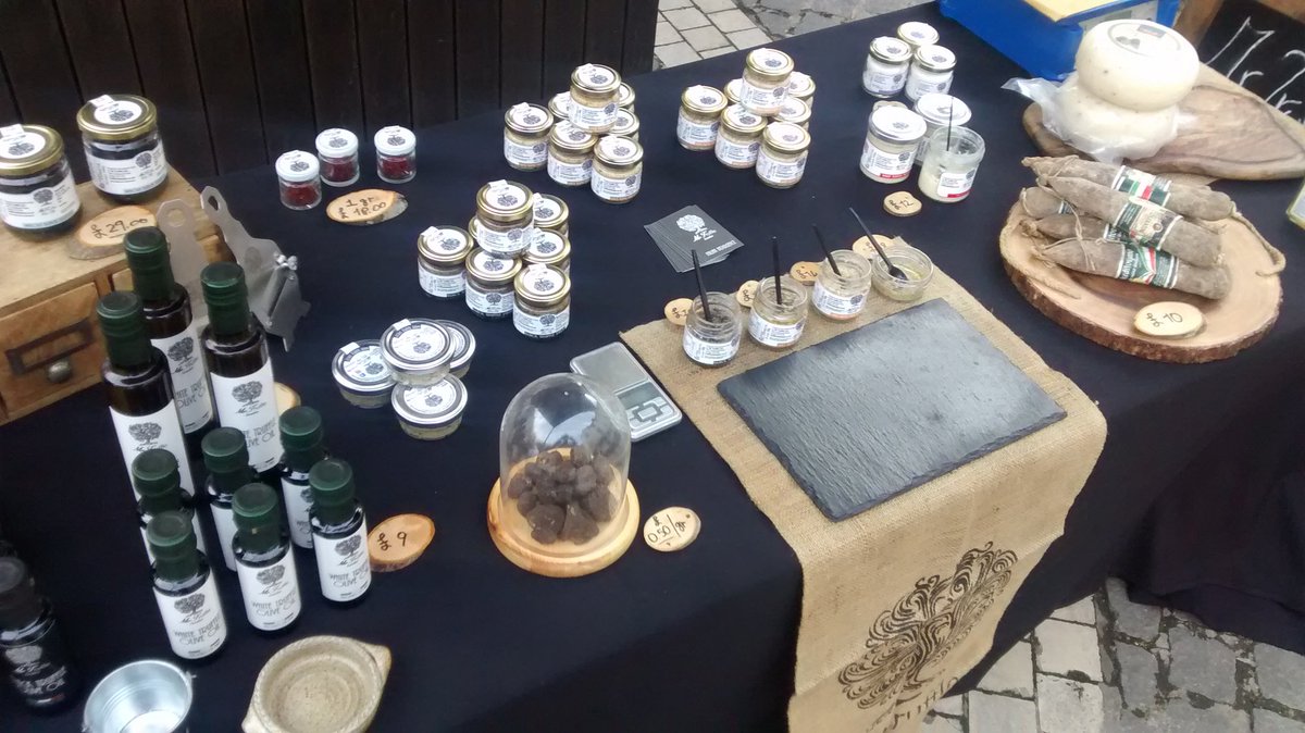 TrufflesLondon's tweet photo. Fancy something special this #weekend ? Find our #truffles @duckpondmarket and @TheFoodMarketW4 today! #truffle #tartufi #italianindulgence #foodie #specialtreat #bestgift https://t.co/RCOUBDRdbN
