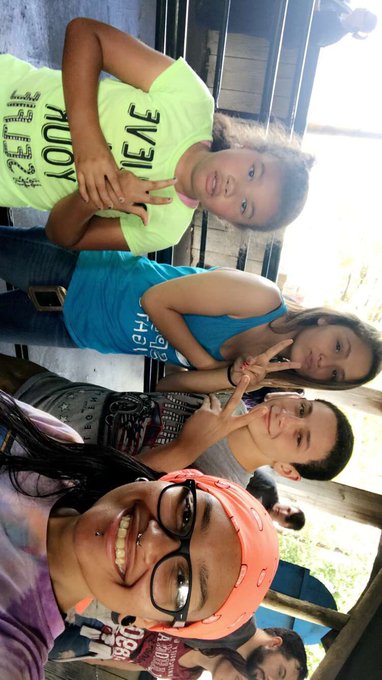 Fam bam 😍💜 https://t.co/HGQAE0cT33