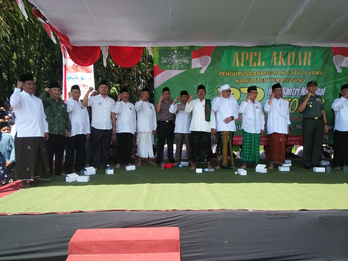 pakdhe_sono's tweet photo. Ayo gelorakan terus semangat juang santri.. https://t.co/lcY8UcbEbl