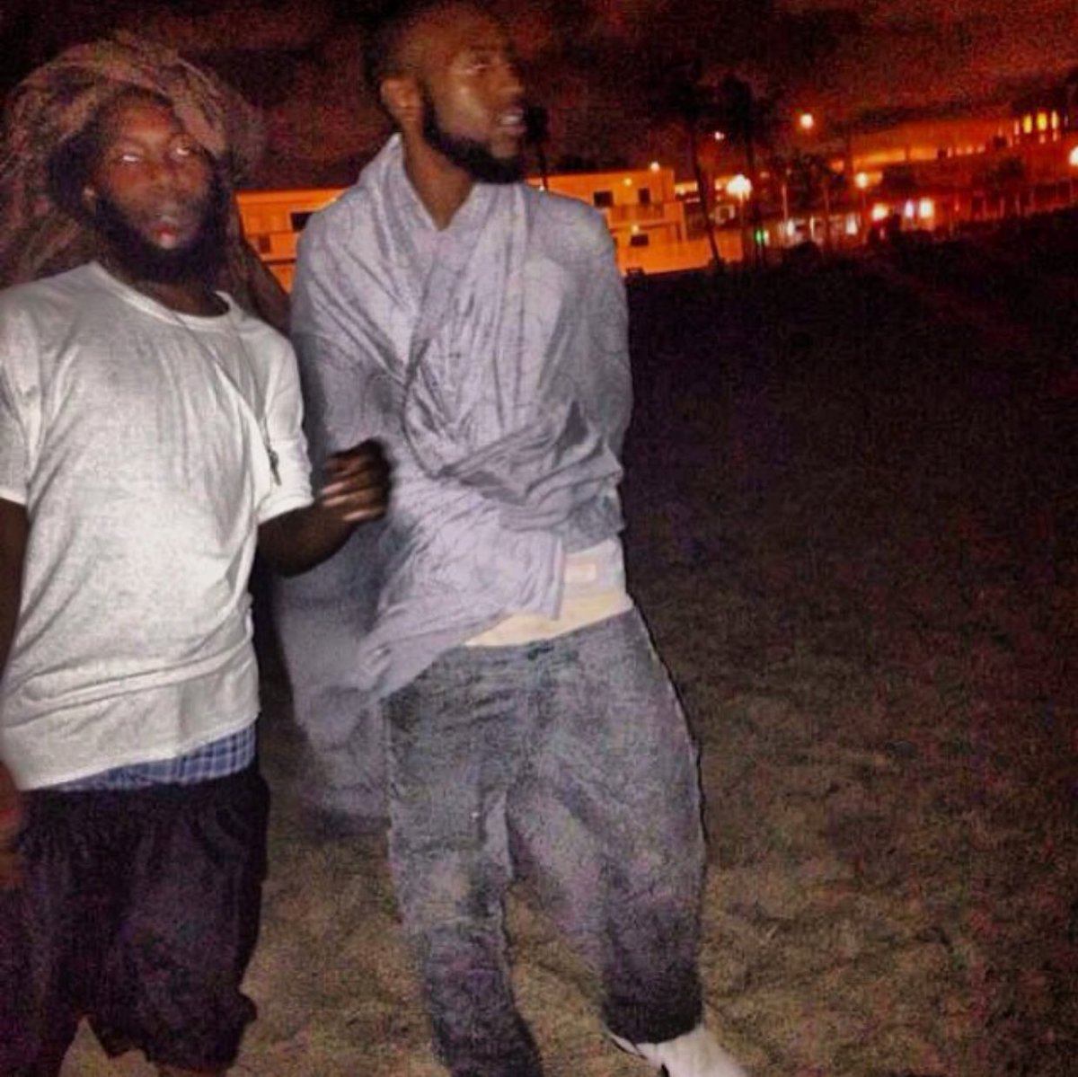 MaineLaveau's tweet photo. One picture can say a million words #RipDRaw #RipLAZ #BROTHERS #FLYGODMC #FiNESSE #iTSDaCAPE #CAPELiFE #ASHÉ https://t.co/Ewb6rRlr57