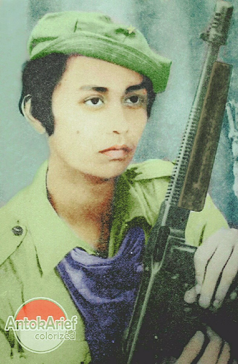 antokarief's tweet photo. Anton Soedjarwo saat masih berseragam tentara pelajar. Kelak beliau jadi satu2nya Kapolri dari jalur Brimob #coloring #mobrig #pelopor https://t.co/jQuP40BuuD