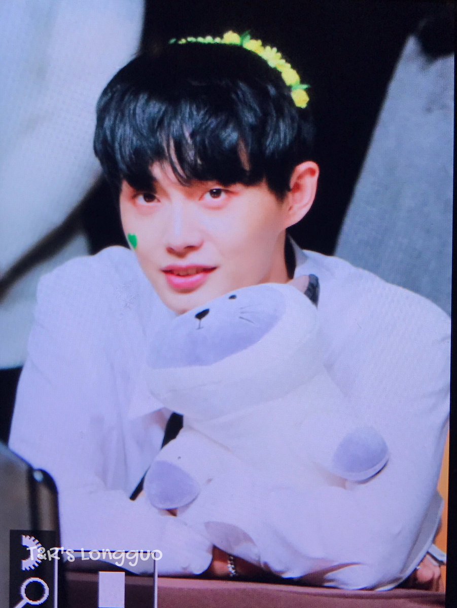trlongguo's tweet photo. 171022 JBJ 강남판싸  #용국 #김용국 #金龙国 #JBJ https://t.co/wyzUviQhCv