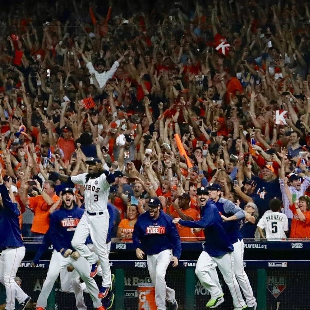 Everyone put your hands up if you're excited we're going to the #worldseries 🙌🏻🙌🏻🙌🏻🙌🏻🙌🏻🙌🏻🙌🏻🙌🏻🙌🏻🙌🏻 #earnhistory <a href="/as/">𝅙</a>… ift.tt/2zFAvLu