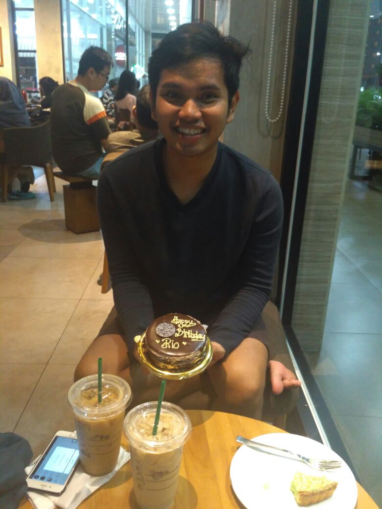 RefanAkbar3's tweet photo. Happy brithday my best friends 😘😘😙 https://t.co/WnhZZuv45B