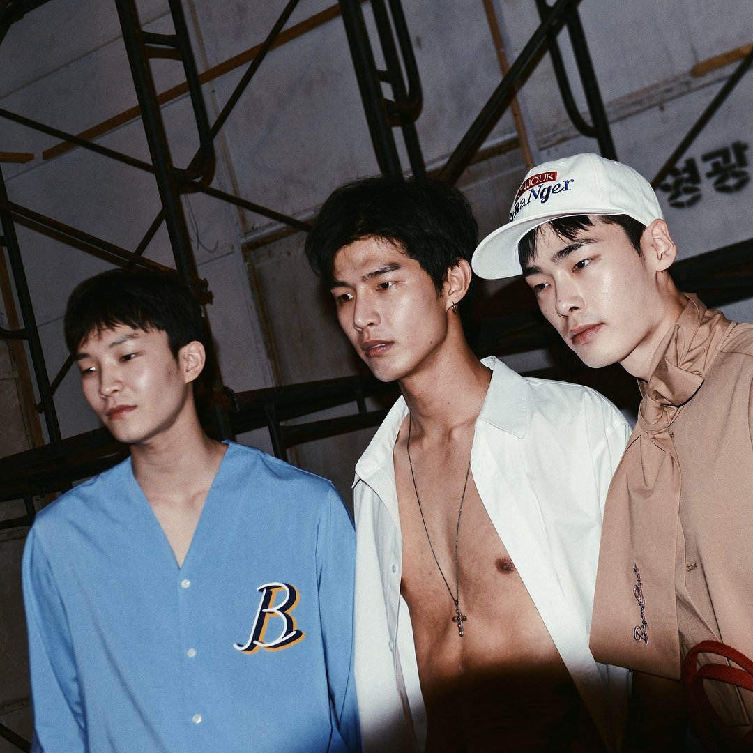 b_taeeunTH's tweet photo. 🚶‍♂️#BackStage Bang Taeeun l Beyond Closet 2018 ss 'Bonjour stranger' #비욘드클로젯 #seoulfashionweek #SFW #SFWSS18 cr.magazine_ledebut https://t.co/ipRio39FiU