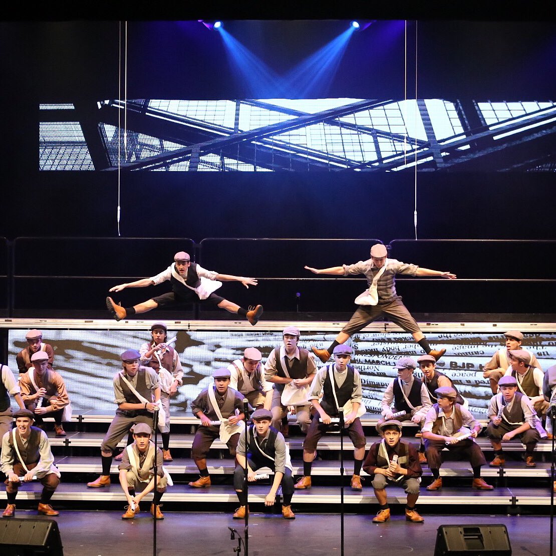 HorizonChoirs's tweet photo. Did you see this? 😳
The #Newsies from #StepInTimeBway deliver pure energy & entertainment! #menschoir #ensemble #bwayunderthestars https://t.co/HWKmPUKm7z