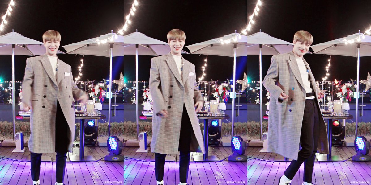 leedscatcher525's tweet photo. 161021 V앱 태민 루프탑 라이브 캡쳐
귀여운 무민이 https://t.co/kX105flH2m