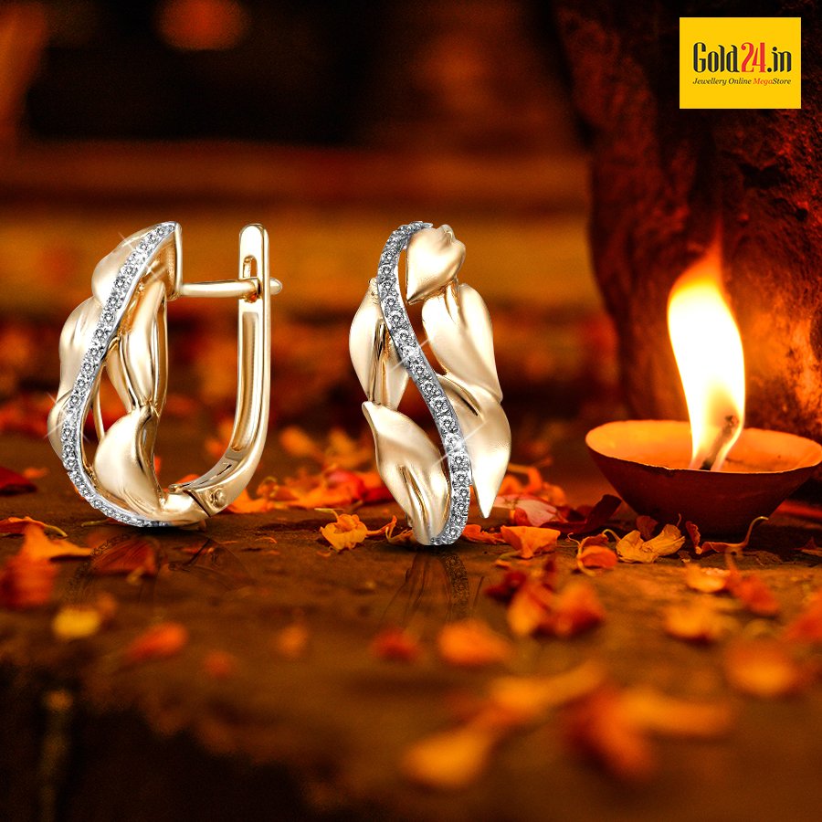 Gold24_in's tweet photo. Keep up with the festive trends with these beautiful pair of earrings!
Shop Now : https://t.co/giJb7qJJaD https://t.co/ZXtVsMIHu5