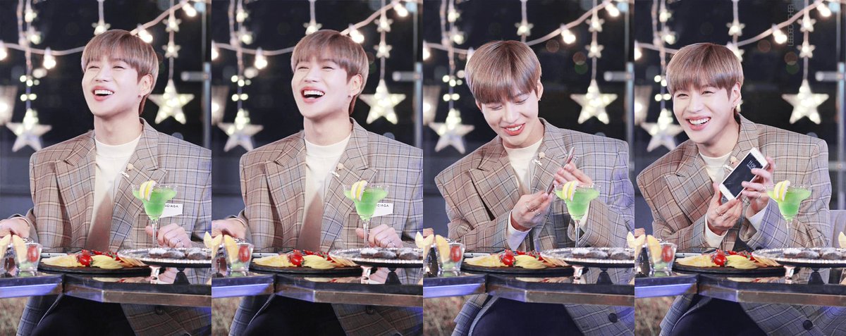 leedscatcher525's tweet photo. 161021 V앱 태민 루프탑 라이브 캡쳐
키형이랑 통화하고 행복해....☺️ https://t.co/P4cEqOyZ2O