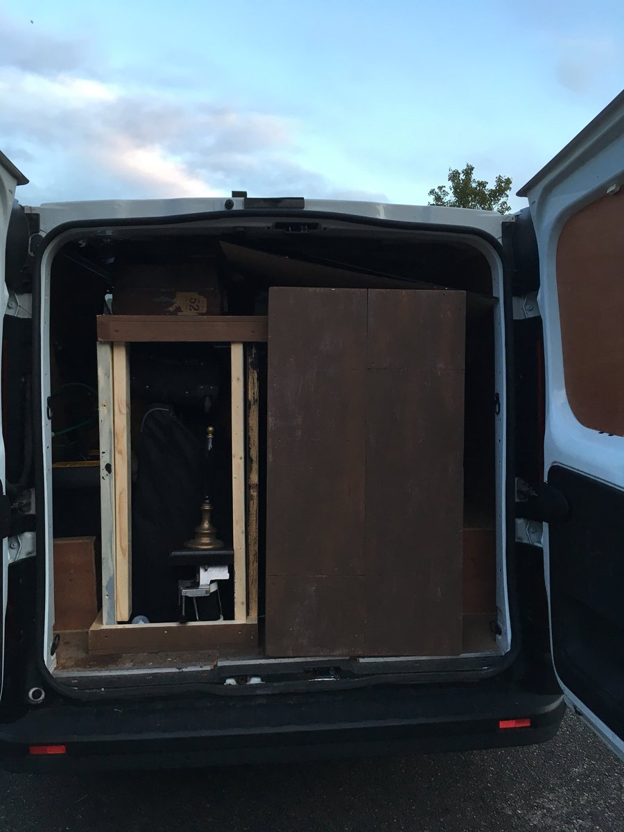 UncloudedMoon's tweet image. On the way to Liverpool @LivIrishFest @capstonetheatre @LiverpoolIC Thank goodness we hired a big van!