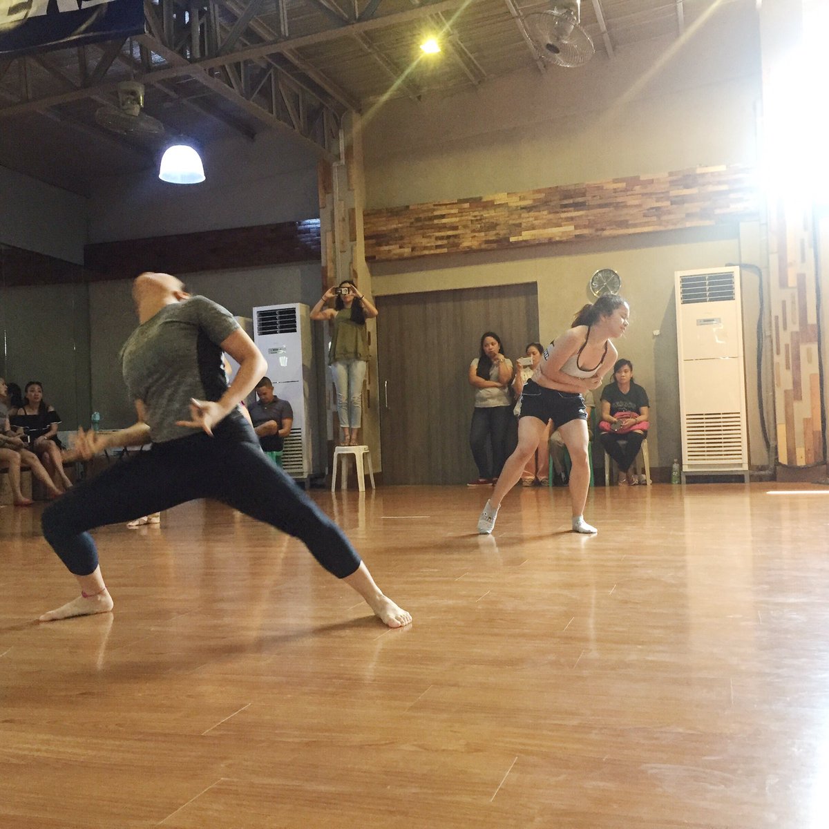 REDPHmoves's tweet photo. Nothing like another feels training day! #REASONSUnveiledbyREDph #danceislyf https://t.co/EYq90huZgS