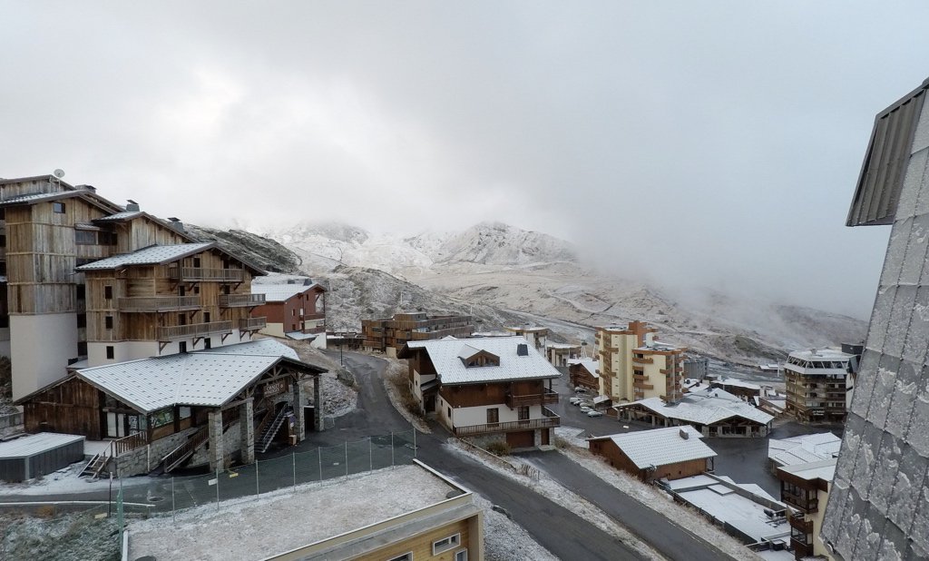 Val_Tho's tweet photo. [En direct] Devinez qui est de retour ! ❄❄ -- [LIVE] Guess who's back! ❄❄ https://t.co/PjDnk6QEWi
