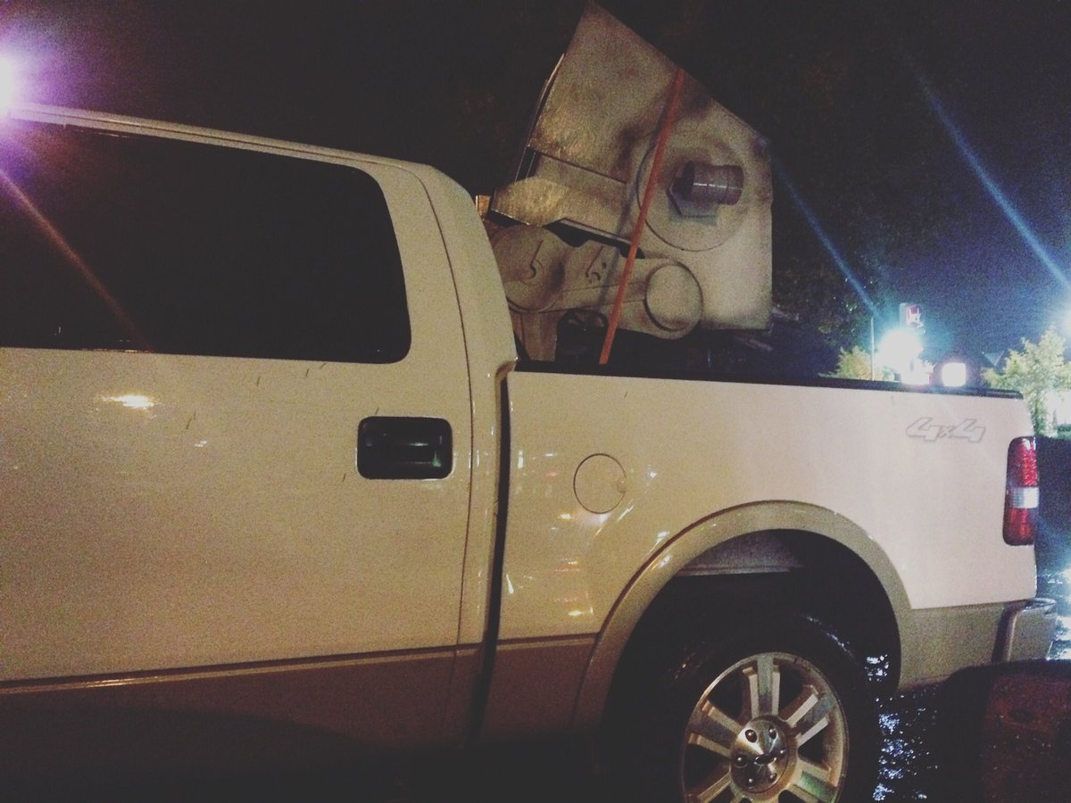 fanthropologist's tweet image. How do you know when you’re at the right place for the @501stLegion / @rebellegion meetup? #garrisontitan #alphabase