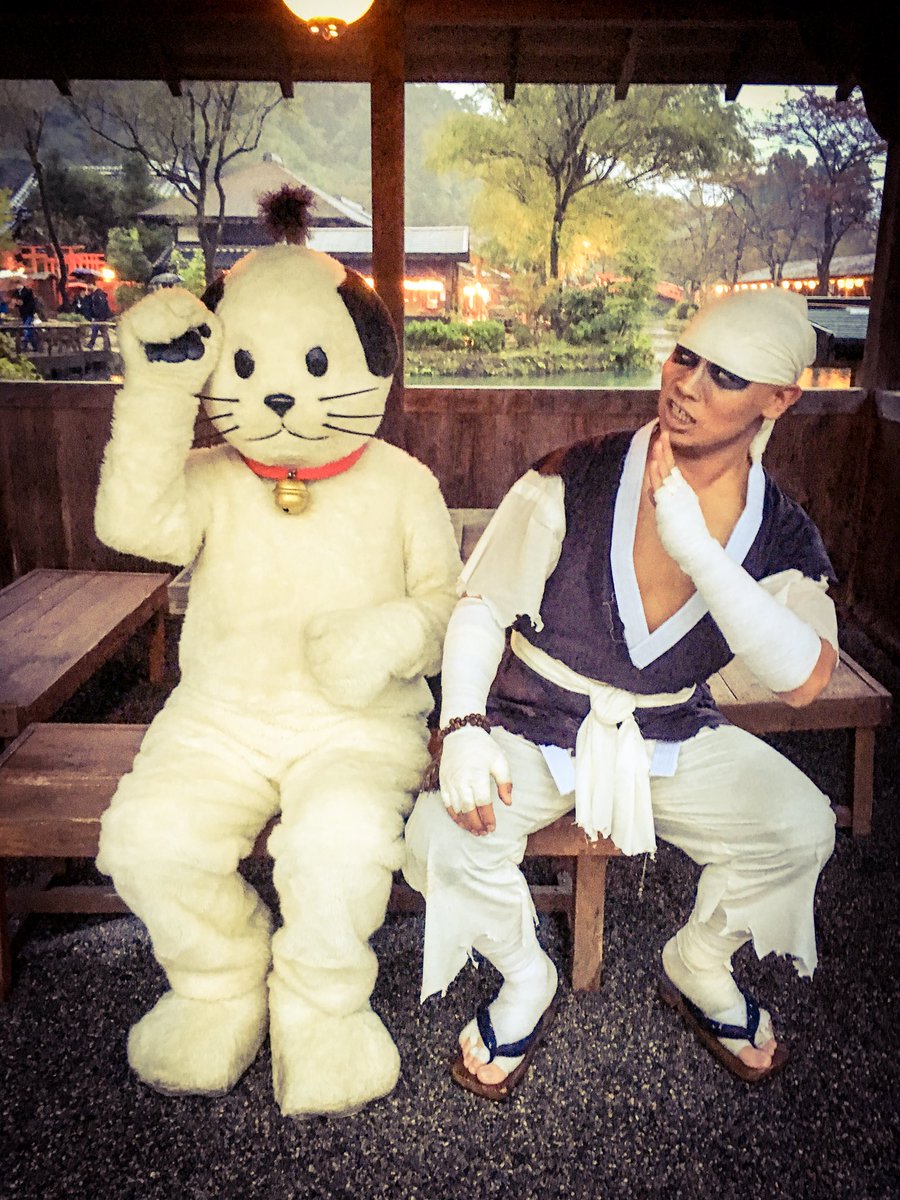 Zackey 日光江戸村のマスコットキャラクターことニャンまげに会えた 自分の体がニャンまげに飛びつける程の大きさでは無くなっていたので飛び付くのは諦めた