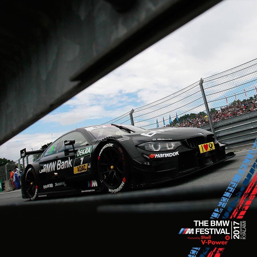 OneEyedJackSA's tweet photo. It’s a glorious day for a drag race! Amped 4 day 2 of BMW M Fest. #GandGPro #MPower #Heineken_SA #CapitecBankSA #BMW_SA #BitCo #ShellV-Power https://t.co/25Hgpo1OKF