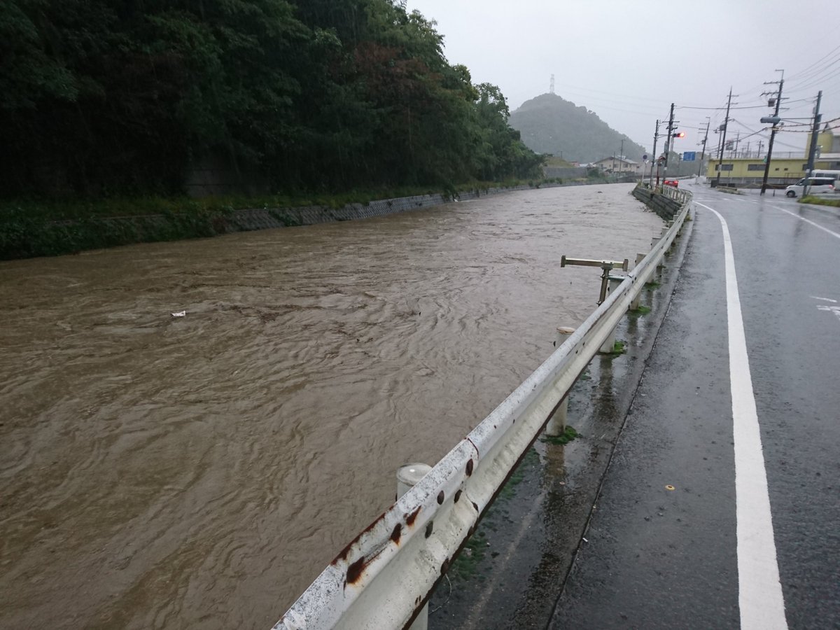 【現地情報】和歌山市を流れる 和田川、亀の川が大雨の影響で氾濫危険水位超え避難勧告【現地画像】 page4 まとめまとめ 【現地情報】和歌山市を流れる 和田川、亀の川が大雨の影響で氾濫危険水位超え避難勧告【現地画像】 page4 まとめまとめ