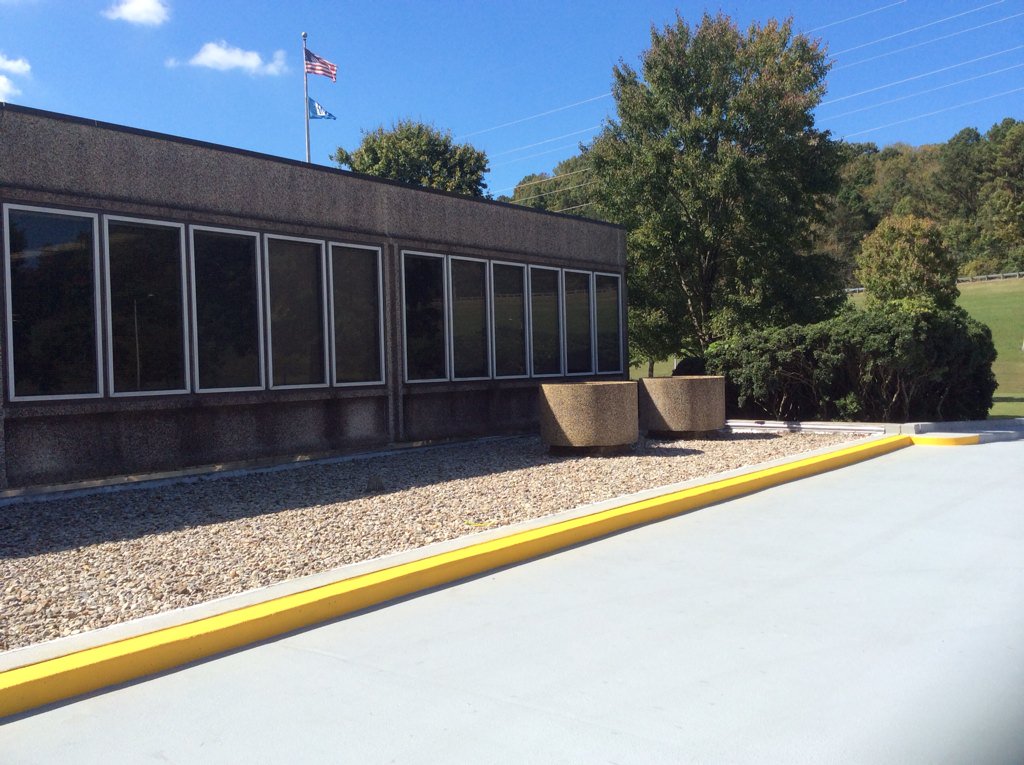 No-Slip Epoxy Coatings for #Parking Areas via <a href="/AAA_Stripe_Pro/">Anna</a> linkedin.com/in/aaastripepro #Enamel #Epoxy