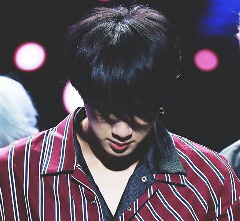 Jeonkook002's tweet photo. Our worldwide handsome! bless your eyes! https://t.co/6Axktf9CrH