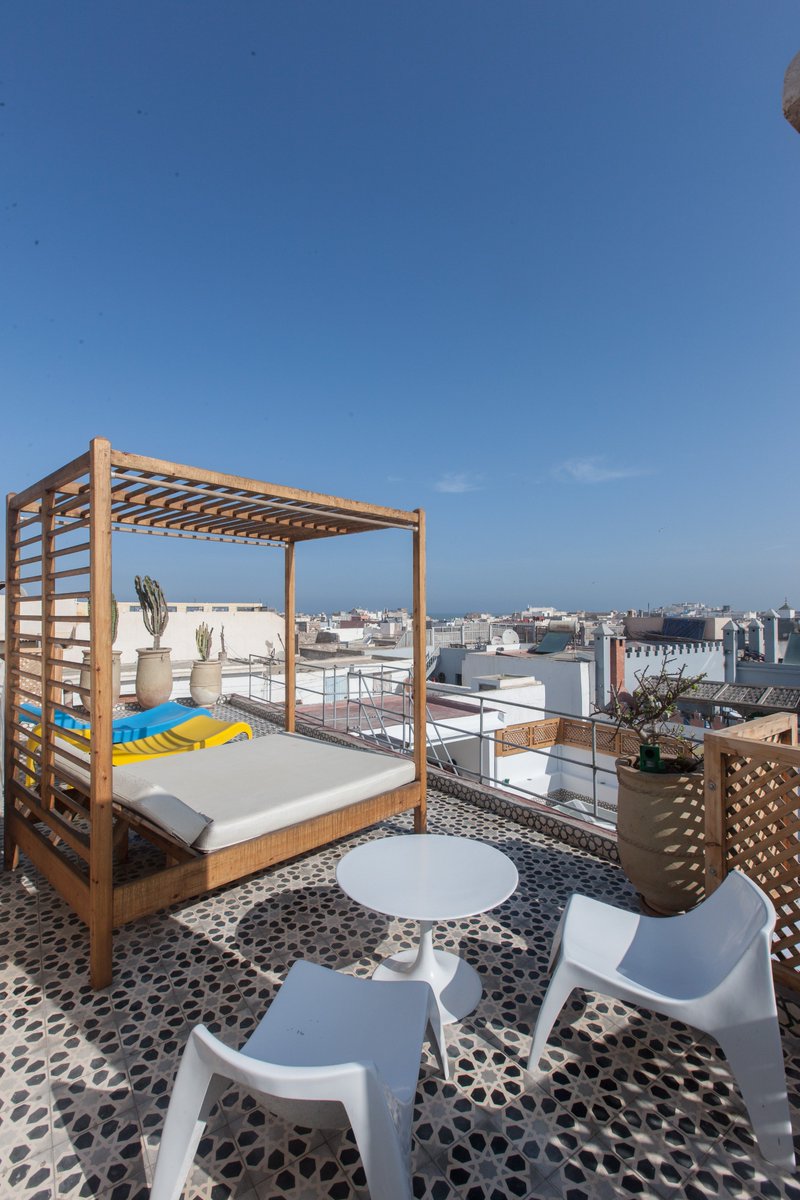 RiadEmotion's tweet photo. Suivez nous sur FB
notre code 2018
https://t.co/lr0rIn5m6H
https://t.co/M29FuOOGfT
#Essaouira #riadarty #GuestandHouse https://t.co/bLgejVlAxv