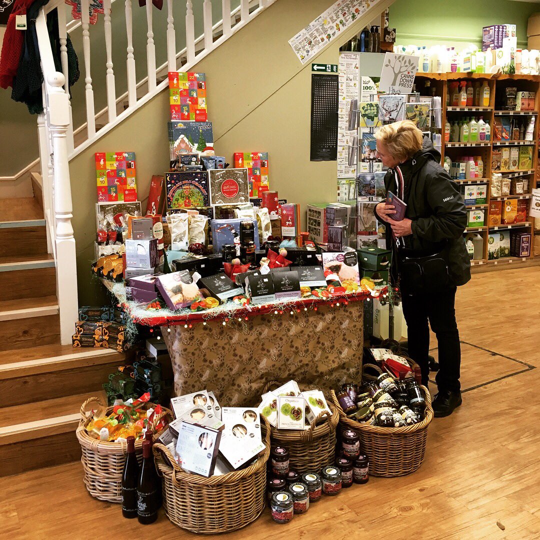 NaturalStoreFHS's tweet image. Manager Rob brings the festive feel to our Falmouth store with his fab Christmas display 🎄✨😀 #LoveNatStore #ChristmasIsComing #FestiveTreats