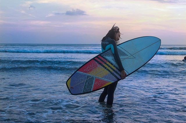 Seba_Foils's tweet photo. Reposting @88likalika:
Тримай хвилю🏄🏻‍♀️🏄#surftrip #surflife #surfinglife #kutabeach #balidaily https://t.co/4YiP24QPQY