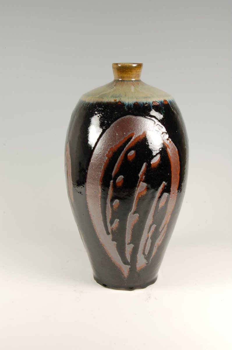 Mark Griffiths demo "Altered Forms" at the #OxfordCeramicsFair on Saturday 28th Oct.
#pottery #ceramics
oxfordceramicsfair.co.uk