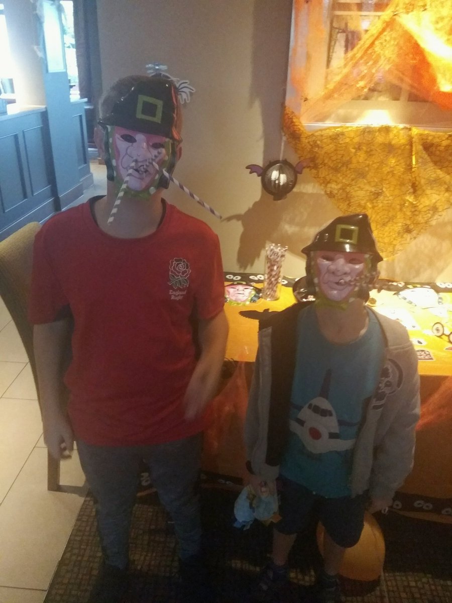 Trick or treat! 😀 
<a href="/Nitin97034968/">Nitin</a> @JamesRider_PI <a href="/RakeshMistry87/">Rakesh Mistry</a> <a href="/gary_villiers/">Gary De Villiers</a> <a href="/LAhMostloved/">LAhMostloved</a>