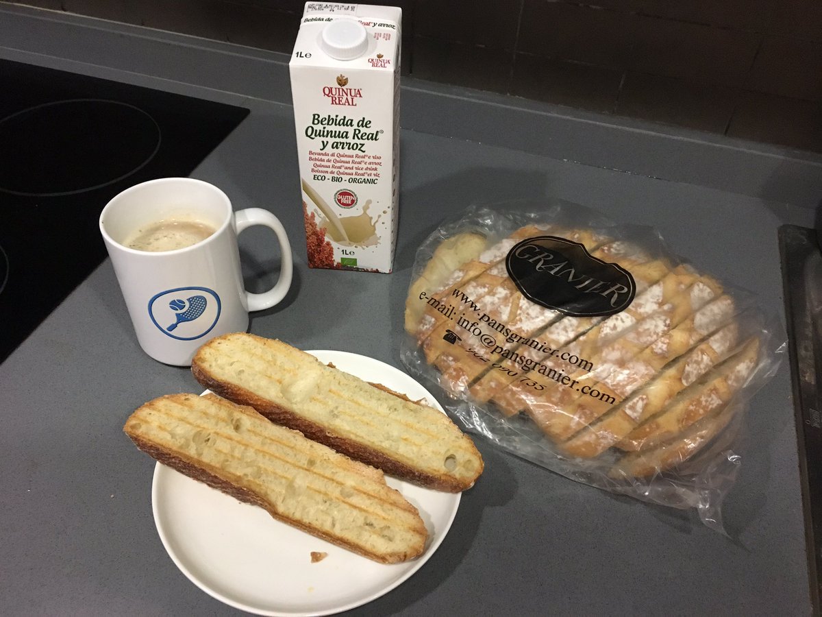 luciasainzp's tweet photo. Desayuno de campeones!💪🏆 Tostadas del #pangranada de @pansGranier y cafe con leche d @QuinuaReal !🔝😊 #ricorico #ñamñam #recordandogranada https://t.co/P4SJtbbHxB