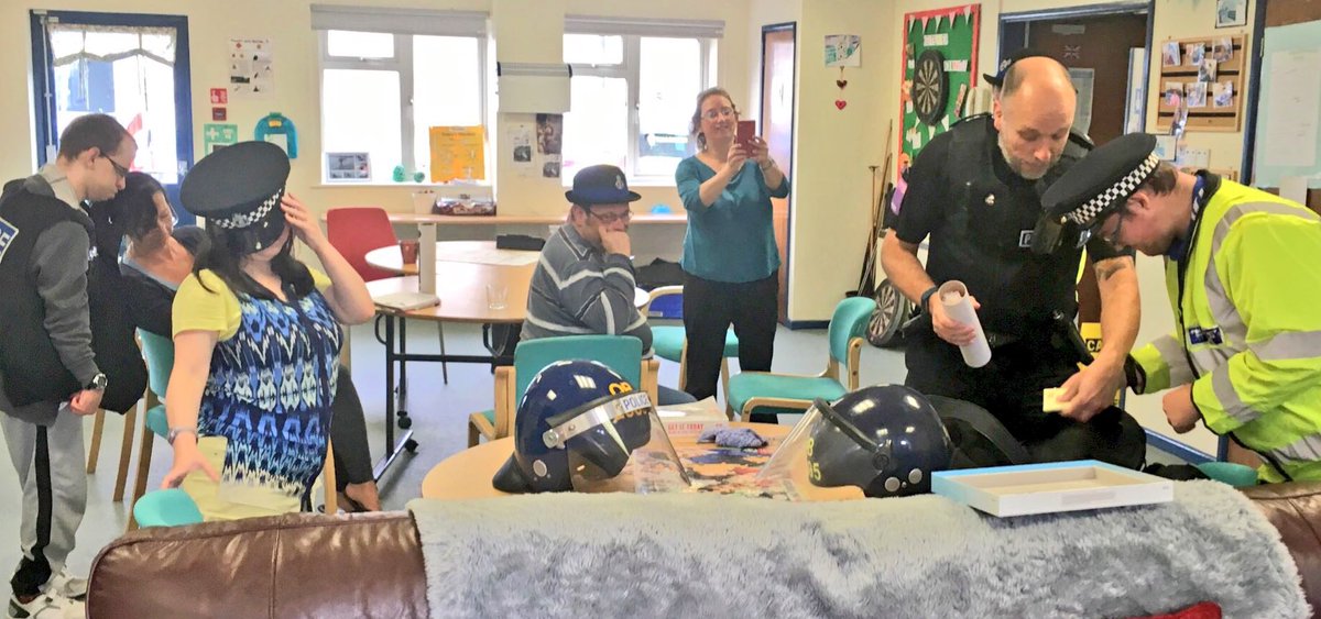 A fantastic article in this weeks paper on my visit to Launceston and Bude Day Service with Launceston Police - thepost.uk.com/article.cfm?id…