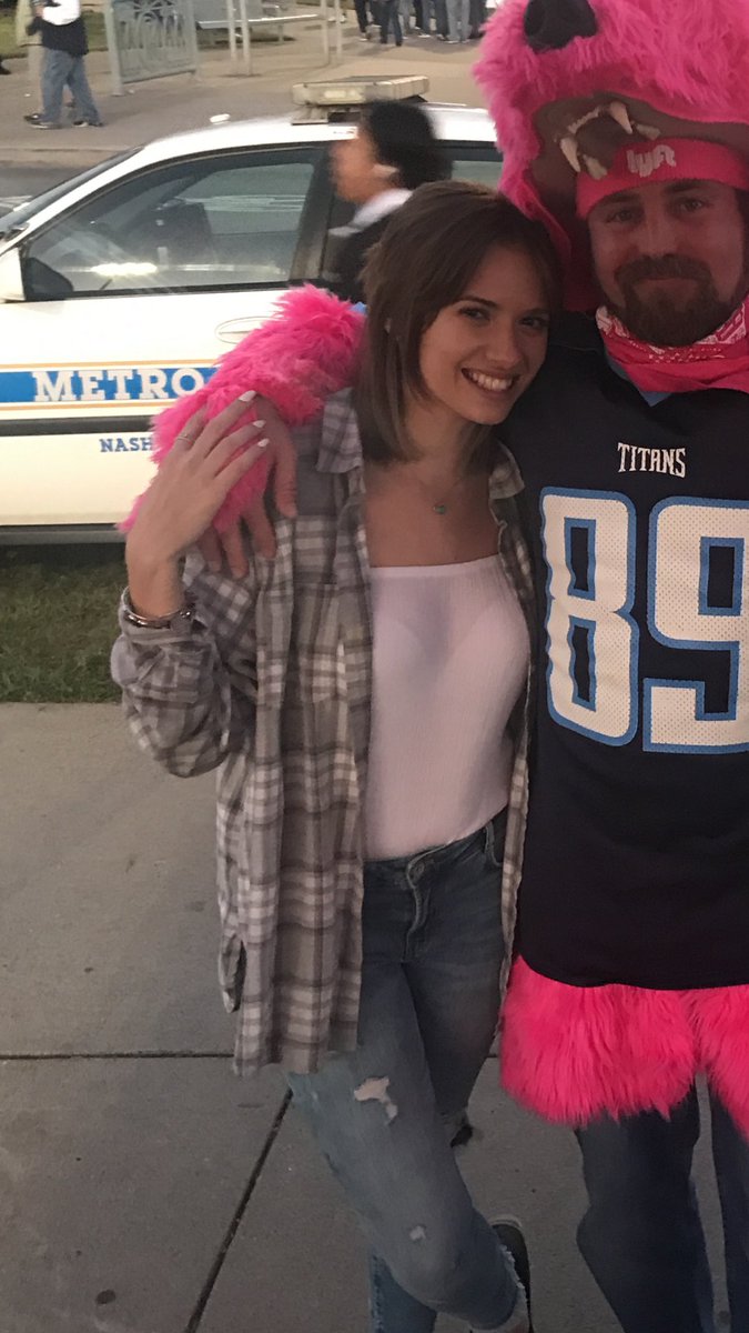 DaRideShareBear's tweet photo. #picswithstrangers Is literally my favorite thing about being a @lyft #StreetBeast 💪💪💪 #lyftfam #rideshare #rideshareBear #letsjam #jamlyft https://t.co/CirqvovHFU