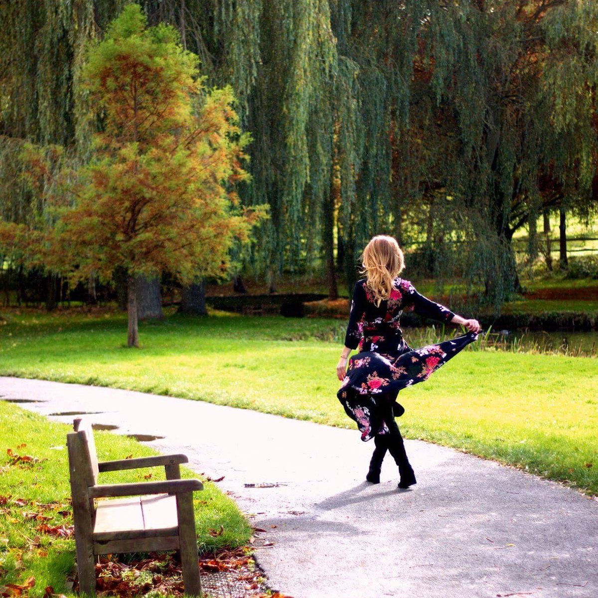 Weekends are made for this 🍂🏰

#Autumn #style #momlife #Travel #photography