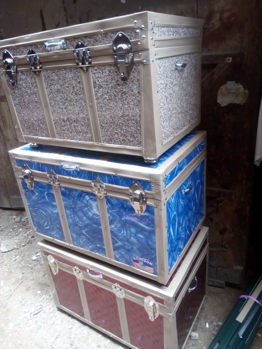 Havilah2's tweet image. 11/ These boxes are all made in Aba. How can #Techies help these creative people? #StartupSouth3 #TechMeetsTrade goo.gl/ezQ7pG