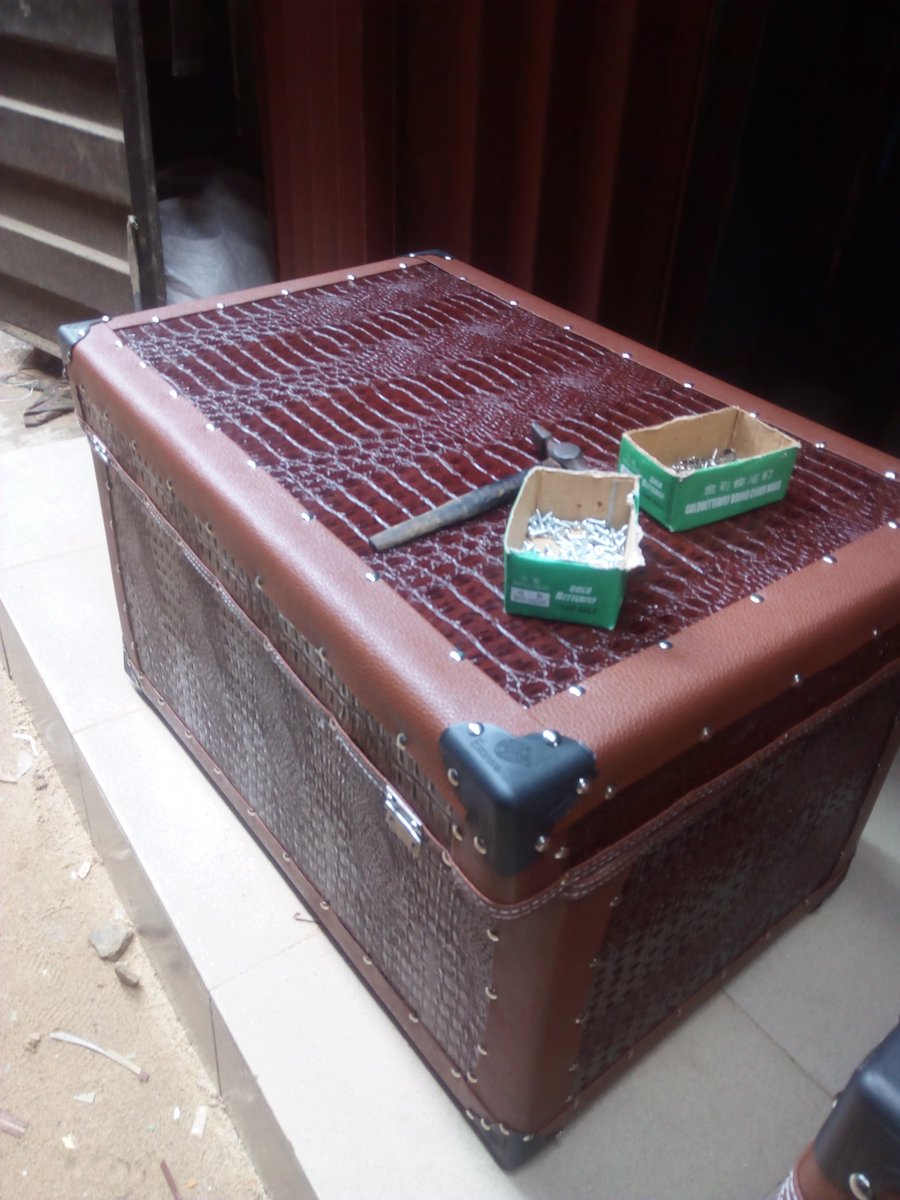 Havilah2's tweet image. 11/ These boxes are all made in Aba. How can #Techies help these creative people? #StartupSouth3 #TechMeetsTrade goo.gl/ezQ7pG