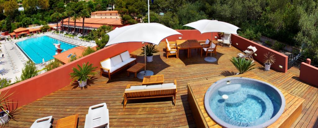Monte-Carlo Beach tweet media