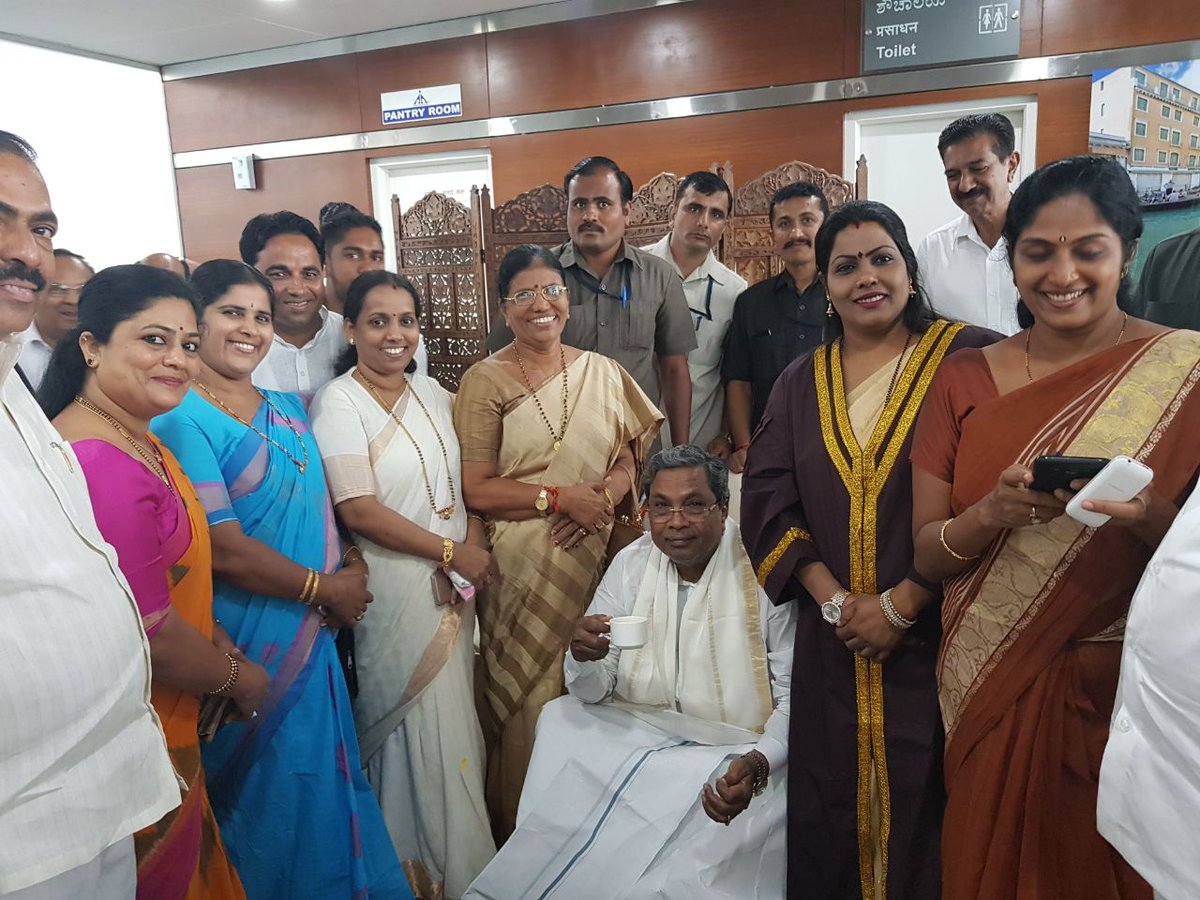 jaideepshenoy's tweet photo. #DevelopmentCurve @siddaramaiah dedicates, lays foundation stone for various projects in Bantwal constituency @KarnatakaVarthe @TOIMangalore https://t.co/KNCSewkJPH