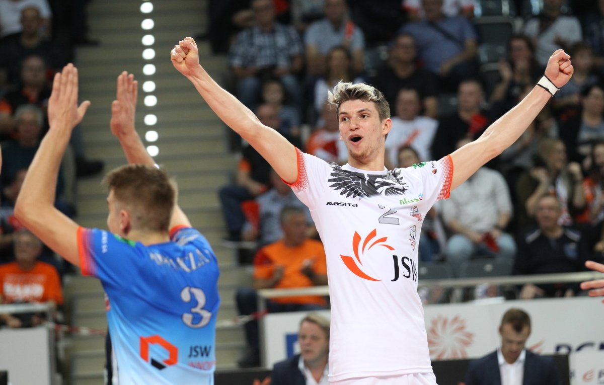 Siatka24P's tweet photo. #Muzaj @KlubJW  po meczu z @AssecoResovia https://t.co/ozcCxQFxFH @PolskaSiatkowka @jwegiel  #PlusLiga #volleyball https://t.co/uPXEwinV1o