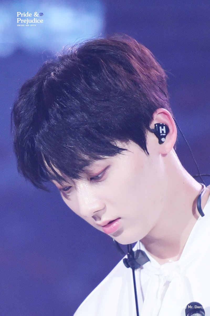 PNP950809's tweet photo. 171007 #황민현 #민현 #Minhyun #HwangMinhyun #워너원  #WANNAONE
like an angel to the world
make me fall in love with you. https://t.co/vCa1g1uvjM