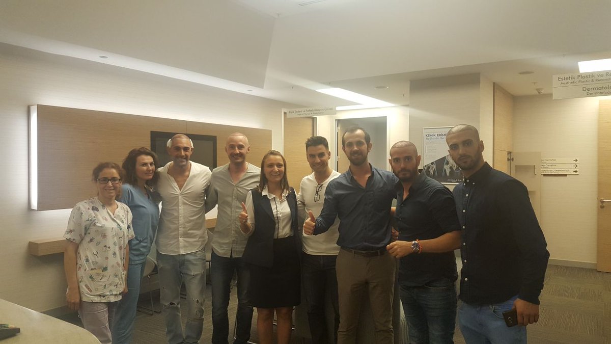 capilCLINIC's tweet photo. Grande équipe !! #CapilClinic, #Acibadem, #DocteurEtoz, #greffeCheveuxTurquie, #greffeCheveux, #greffesCheveuxTurquie, #implantsCapillaire https://t.co/hOQGHhuhnj