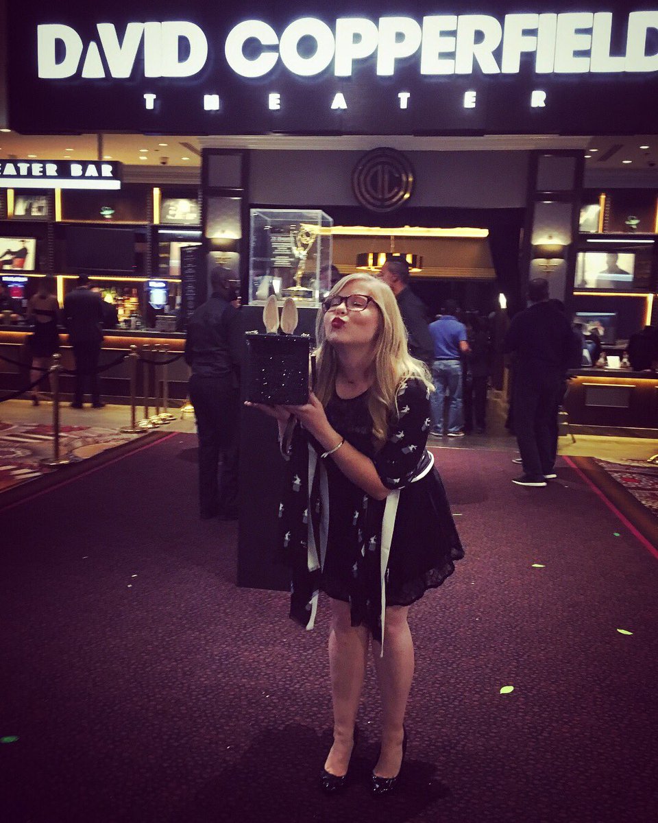 LadyLoganx's tweet photo. I had a dream come true tonight - I finally got to see @D_Copperfield live!! His show was so incredible &amp; heartfelt &amp; fun 😭💕👏✨ #Magic #Love https://t.co/GflMgmj2yM