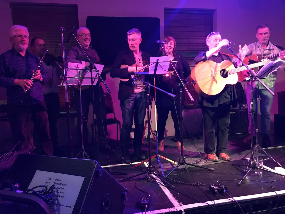 LevFred's tweet photo. Great gig by Claire Mooney and Friends in the #CedarRoom @levfred last night for @levfest #Levfest17 https://t.co/550UtahO46